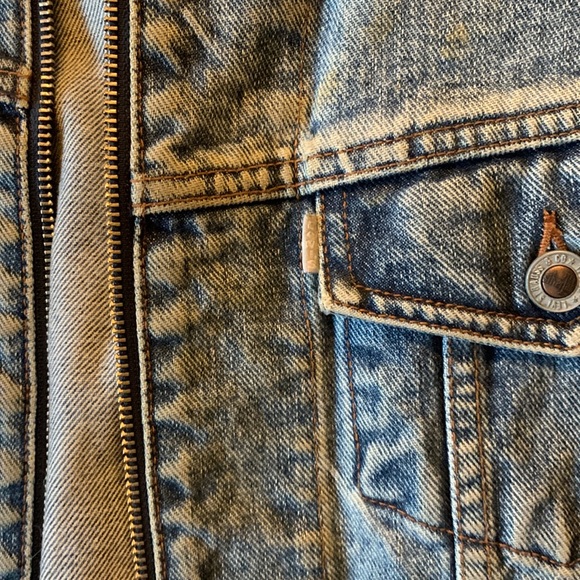 90’s Vintage Levi Jacket | Silver Tab - Picture 3 of 5